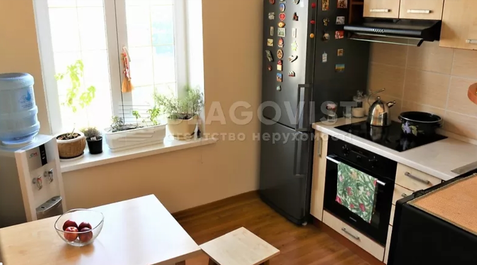 Жить в сердце Киева. Сколько стоят квартиры на Крещатике: цены и фото